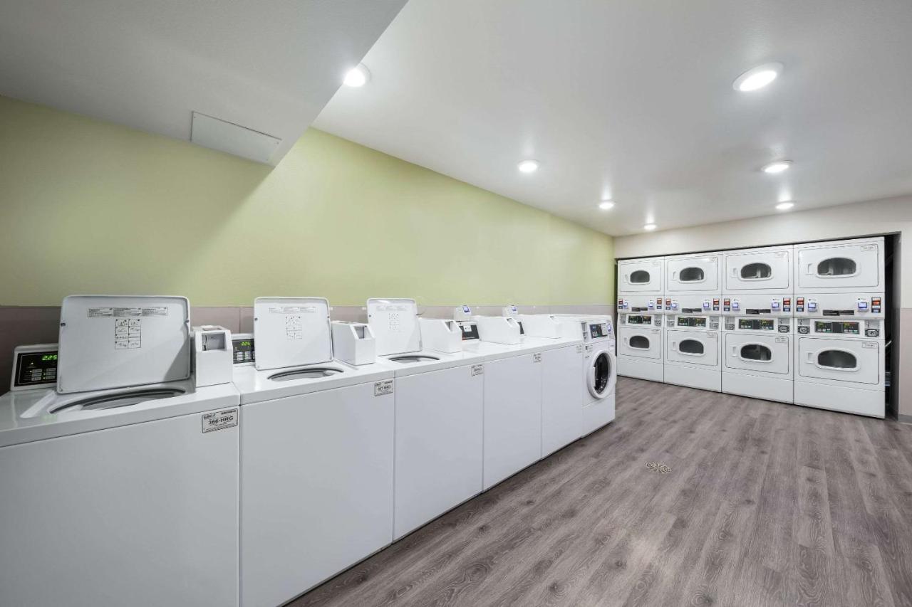 Woodspring Suites Dallas Plano Central Legacy Drive Buitenkant foto